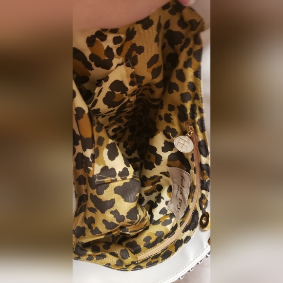 Felix Rey, White & Gold Metallic Purse, Flexible Squares on all sides, NWOT - Picture 10 of 11